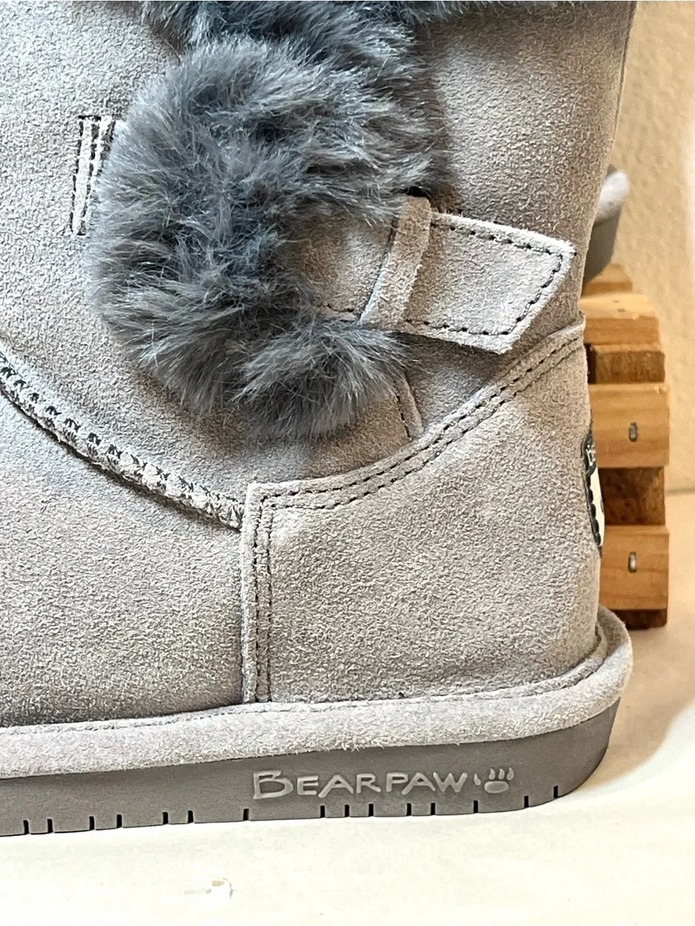 NWT BearPaw Kids Grey Sherpa Lined Suede Winter Boots Size 13